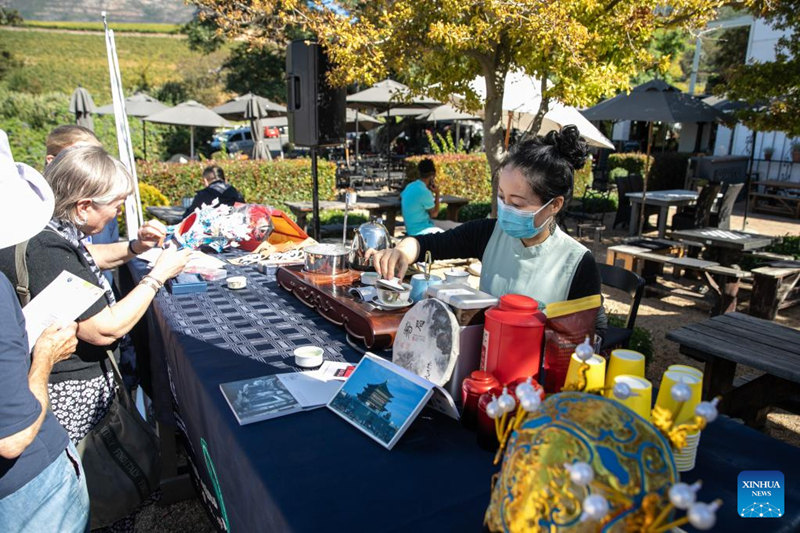 Chai ya kichina yakutana na mvinyo wa Afrika Kusini katika Siku ya Lugha ya Kichina