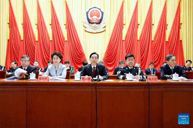 Rais Xi akutana na mashujaa, watu wa mifano ya kuigwa kutoka idara za usalama wa umma