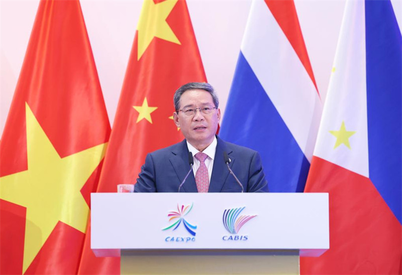Waziri Mkuu wa China Li Qiang akihutubia hafla ya ufunguzi wa Maonyesho ya 20 ya China na nchi Umoja wa Nchi za Asia Kusini Mashariki (ASEAN) na Mkutano wa 20 wa Kilele wa Biashara na Uwekezaji wa China na ASEAN huko Nanning, Mji Mkuu wa Mkoa unaojiendesha wa Kabila la Wazhuang wa Guangxi, Kusini mwa China, Septemba 17, 2023. (Xinhua/Yao Dawei)