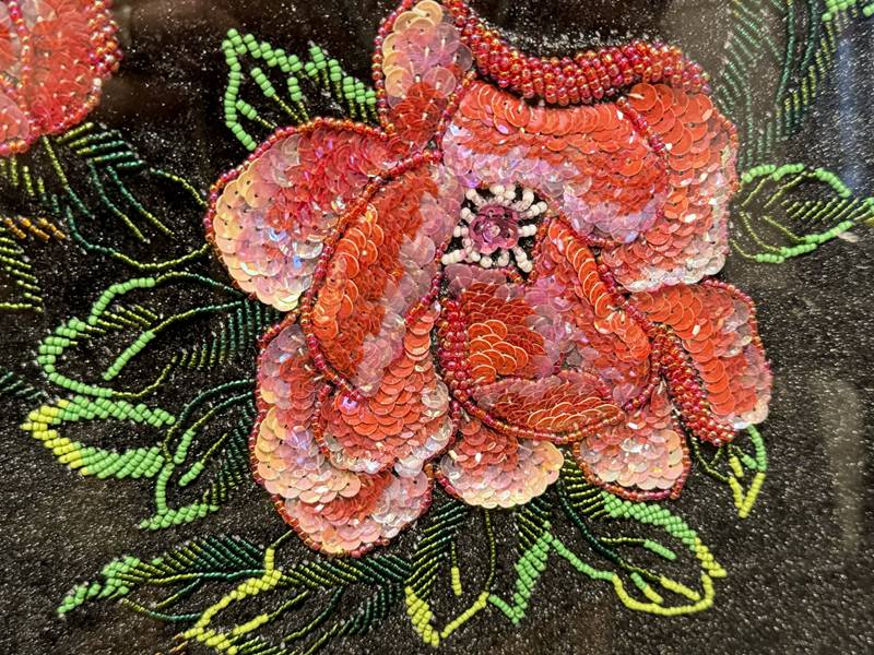 Urithi wa utamaduni usioshikika unaong'aa sana: Udarizi wa Shanga za Kioo kwa mikono wa Xiamen, China