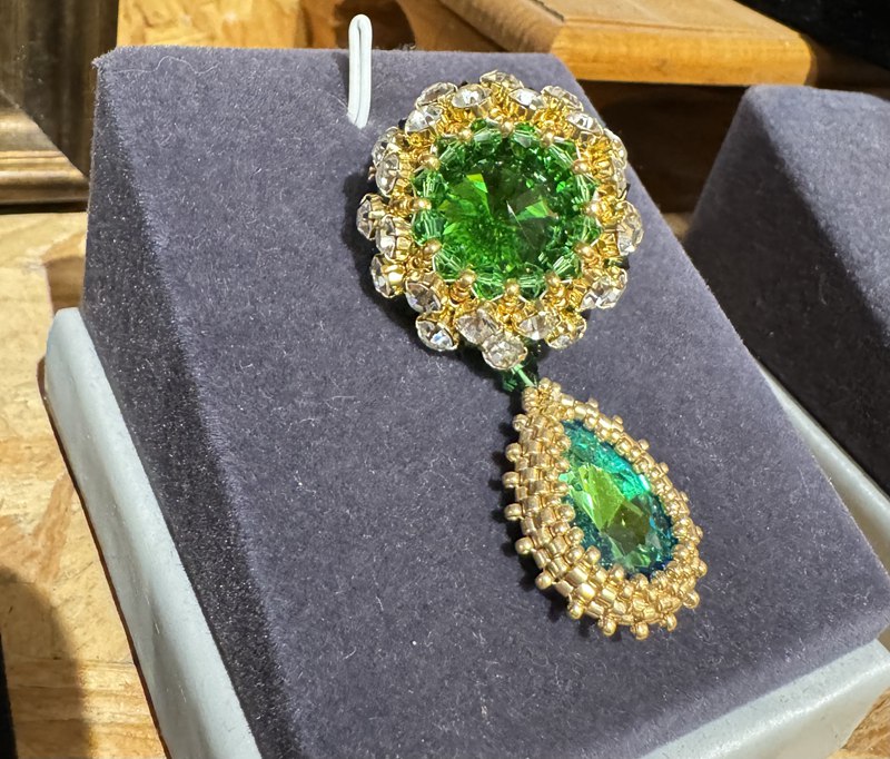 Urithi wa utamaduni usioshikika unaong'aa sana: Udarizi wa Shanga za Kioo kwa mikono wa Xiamen, China