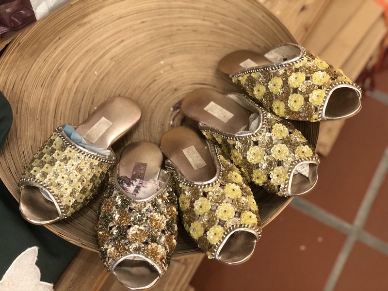 Urithi wa utamaduni usioshikika unaong'aa sana: Udarizi wa Shanga za Kioo kwa mikono wa Xiamen, China