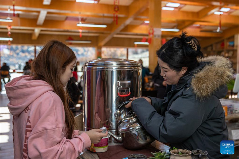 Eneo lenye mandhari nzuri la Yading lavutia watalii mkoani Sichuan nchini?China
