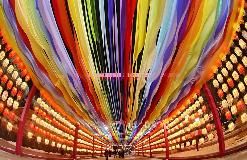 Watu wafurahia shughuli mbalimbali kote China wakati wa Mwaka Mpya wa Jadi wa China