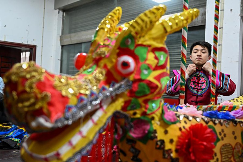Michezo ya Sanaa ya Kijadi yaleta hali ya shamrashamra Mkoani Hubei, katikati mwa China