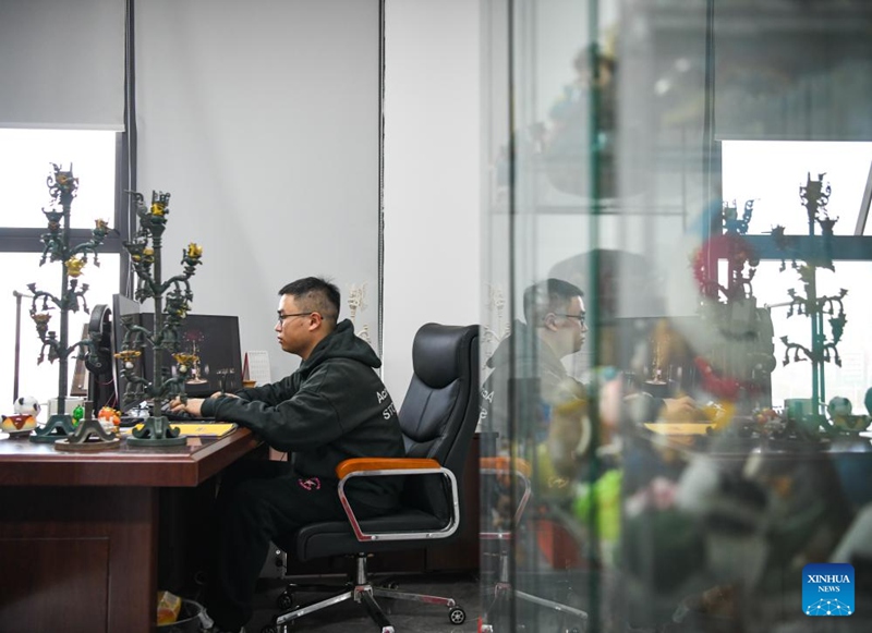 Mbunifu aliyezaliwa baada ya miaka ya 90