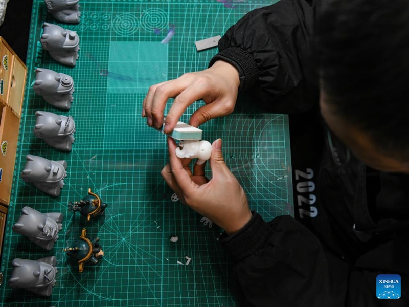 Mbunifu aliyezaliwa baada ya miaka ya 90