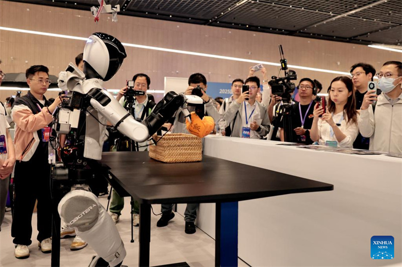 Mashindano ya Kimataifa ya Ustadi?wa Roboti yenye?Umbo la Binadamu yafanyika mjini Shanghai, China